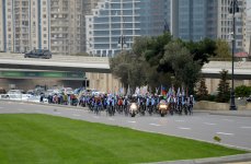 Azerbaycan'da ‘Devlet Bayrağı Günü’ biskilet turu yapıldı