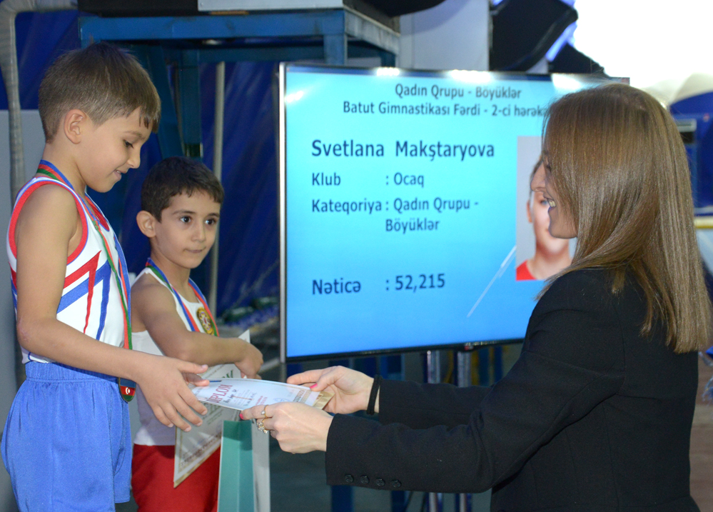 Batut gimnastikası və tamblinq üzrə Azərbaycan çempiontında mükafatlandırılma mərasimi keçirilib (FOTO)