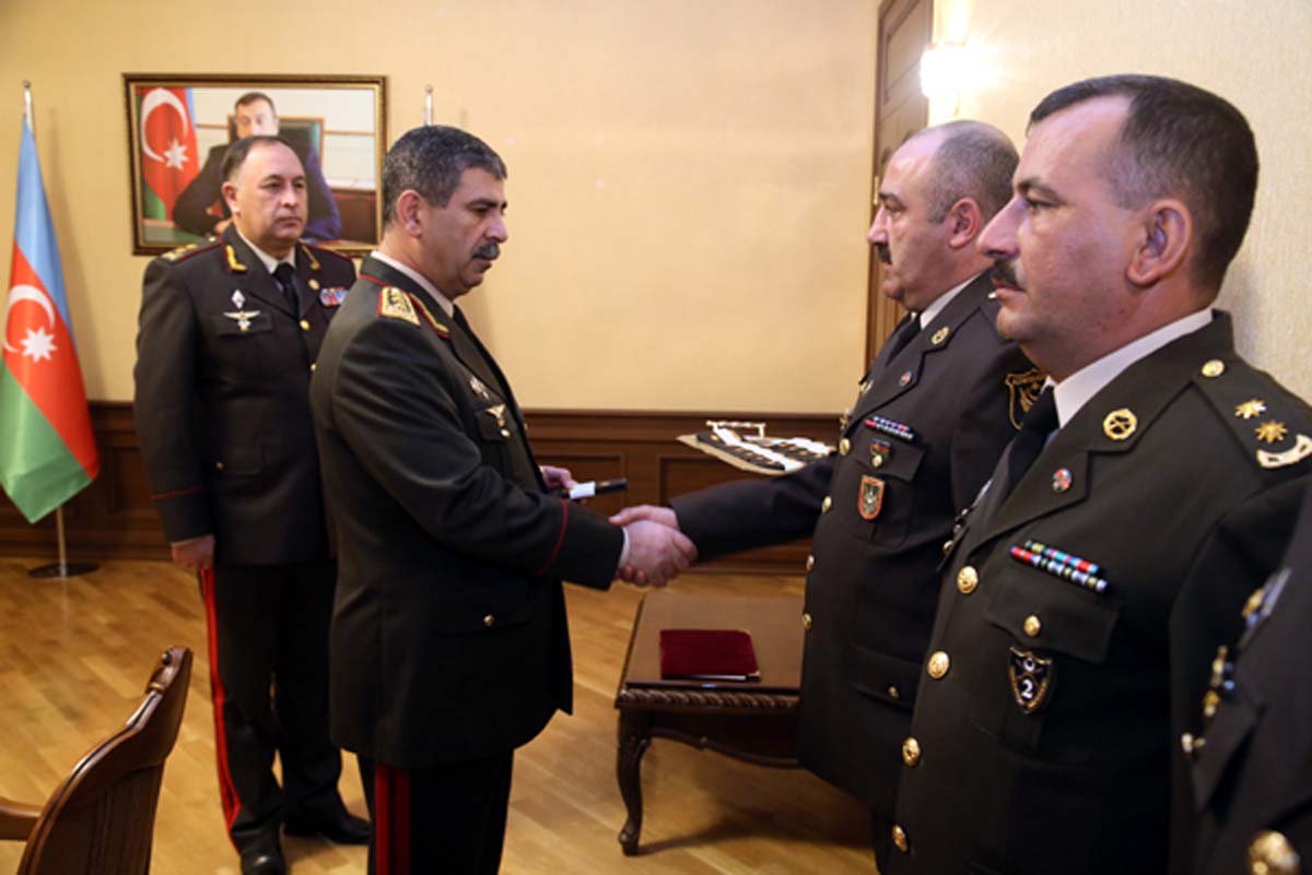 Hərbi qulluqçulara "polkovnik" rütbəsi verildi (FOTO)