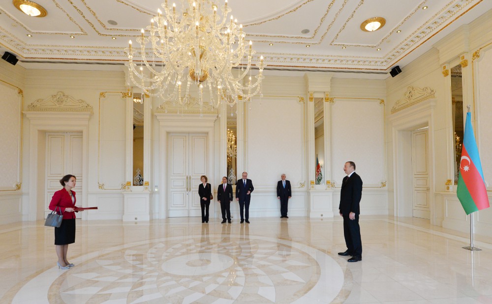 President Aliyev: Azerbaijani-French relations to be more strengthened