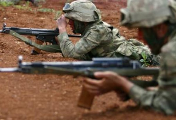 Türk askeri 'girilemez' denilen yeri girip dağıttı