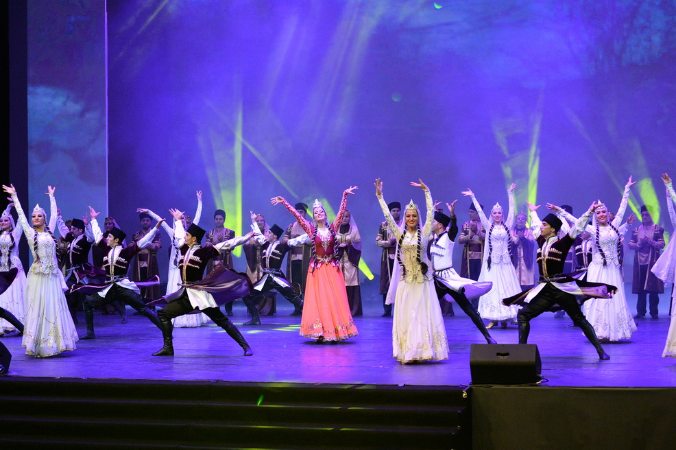 Парящая на сцене Тарана Мурадова провела потрясающий юбилейный вечер (ФОТО)