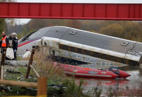 10 dead as train derails in east France (UPDATE)