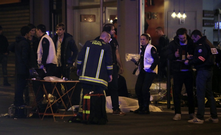 Paris'te terör saldırıları! Ölü sayısı 100'ü geçti