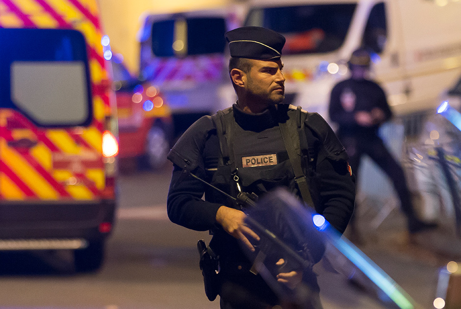 Parisdə terror aktları: 128 ölü, 250 yaralı (ƏLAVƏ OLUNUB-3) (FOTO) - Gallery Image