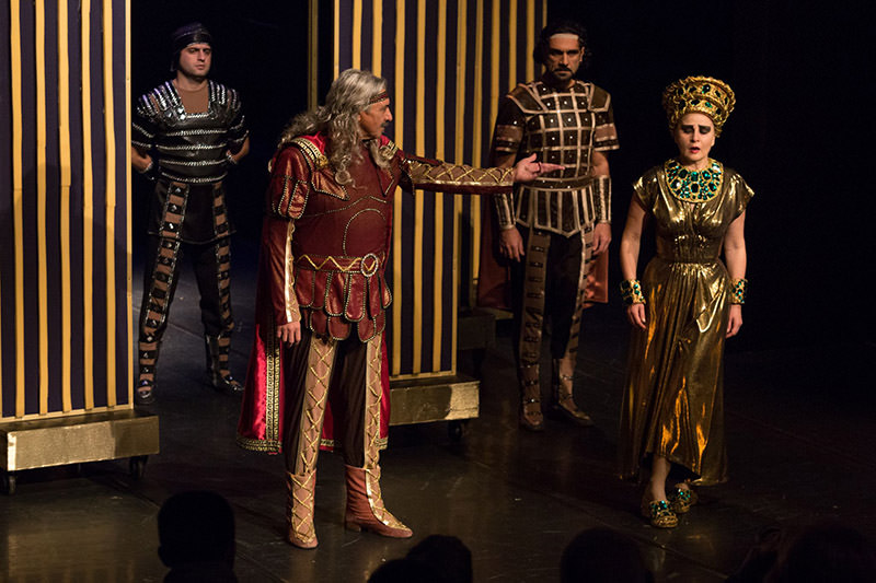 Огромный успех азербайджанского театра в России (ФОТО)