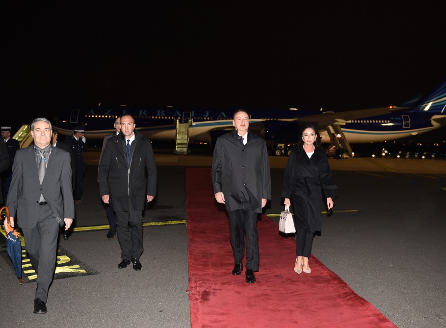 Azerbaycan Cumhurbaşkanı ve eşi resmi temaslarda bulunmak üzere Fransa’ya gitti