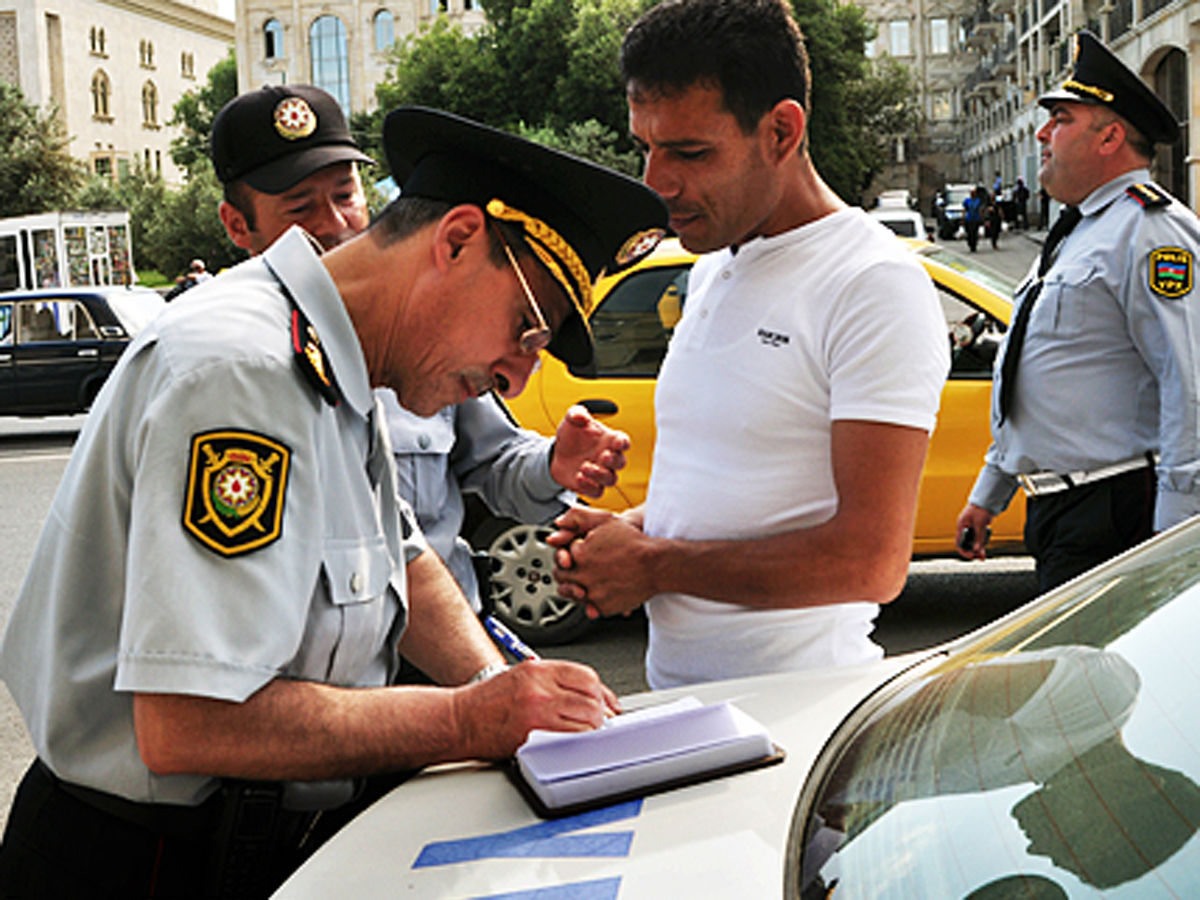 За загрязнение воздуха в Баку оштрафованы 160 автомобилей