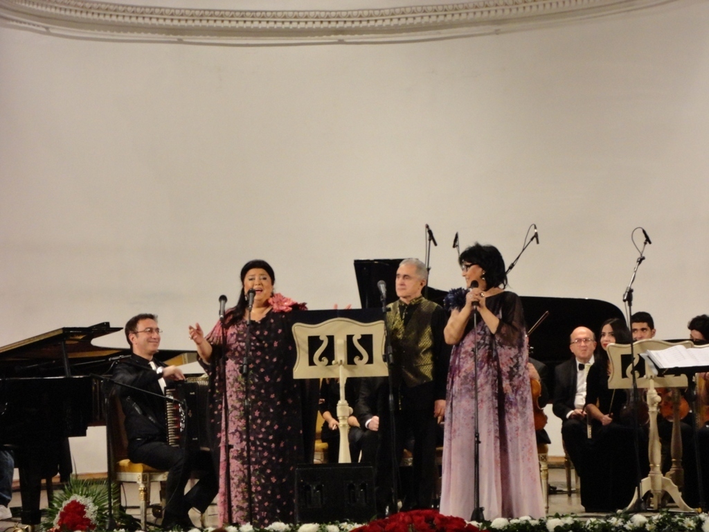 Потрясающий концерт Фидан и Хураман Гасымовых: овации и любимая музыка (ФОТО)