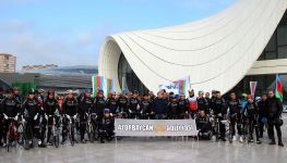 Mədət Quliyev Bakıda velosiped yürüşündə iştirak etdi (FOTO+VİDEO) - Gallery Thumbnail
