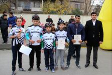 Nizami rayonu məktəblilərinin velosiped yarışı (FOTO)