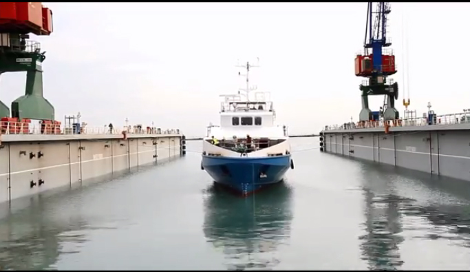 Yeni sərnişin gəmimiz suya buraxıldı (VİDEO)