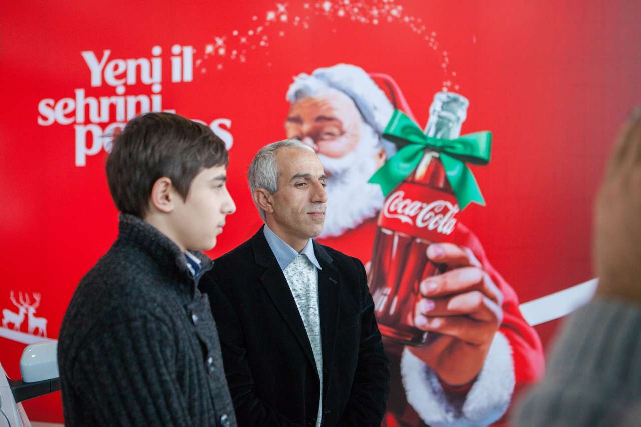 “Coca-Cola”nın Yeni il aksiyasının növbəti qalibi müəyyənləşib (FOTO) - Gallery Image