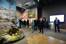 Президент Азербайджана ознакомился с Белорусским музеем истории Великой Отечественной войны