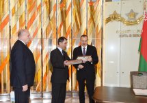 Prezident İlham Əliyev Belarus Dövlət Böyük Vətən Müharibəsi Tarixi Muzeyi ilə tanış olub (FOTO)