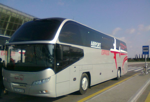 В Международном аэропорту Гейдар Алиев возросло число автобусных остановок