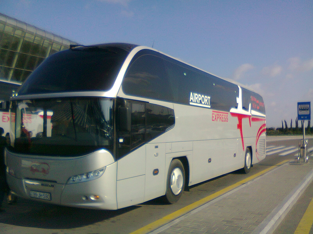 В Международном аэропорту Гейдар Алиев возросло число автобусных остановок