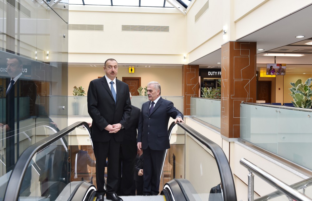 Ильхам Алиев ознакомился с реконструированным терминалом Нахчыванского международного аэропорта  (ФОТО) - Gallery Image