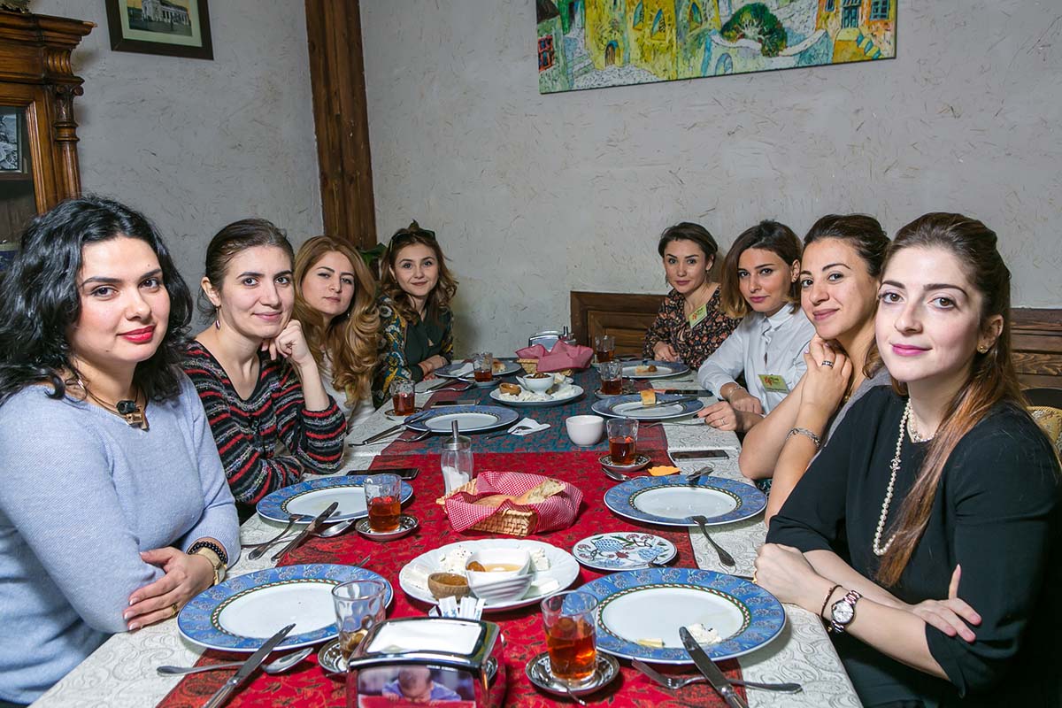 Арт-терапия для молодых азербайджанских мам (ФОТО)
