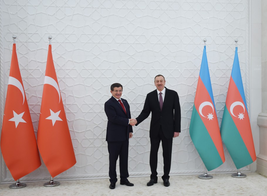 Official welcoming ceremony for Turkish PM held in Baku (PHOTO)