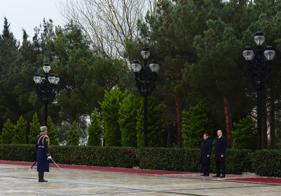 Official welcoming ceremony for Turkish PM held in Baku (PHOTO)