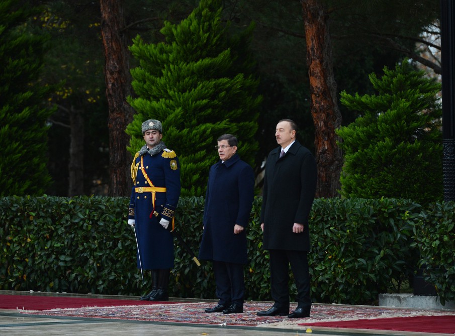 В Баку состоялась церемония официальной встречи премьера Турции (ФОТО) - Gallery Image