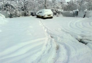В Лерике выпал снег высотой более метра (ВИДЕО)
