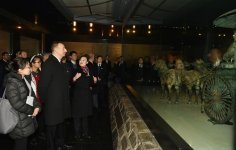 President Ilham Aliyev views Terracotta Army Museum in China