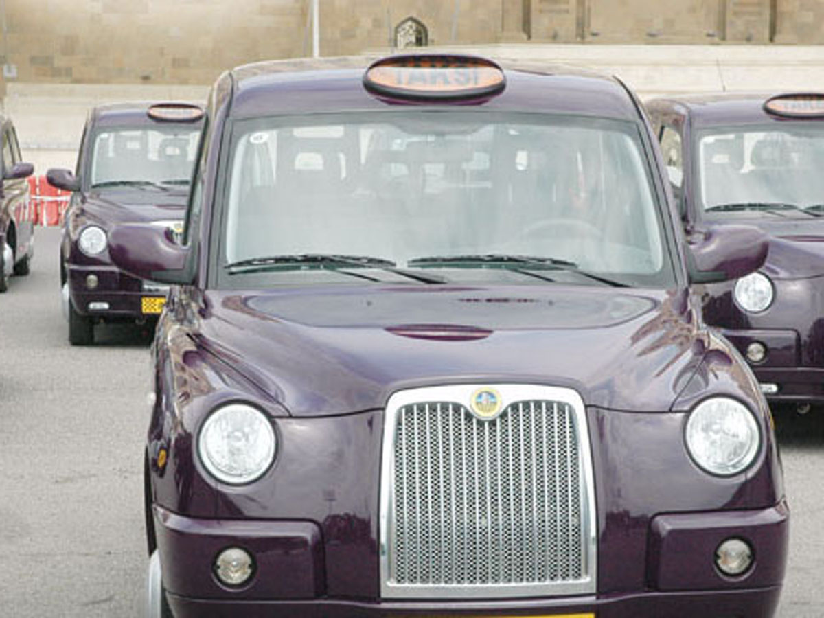 В Баку проводится паспортизация стоянок такси