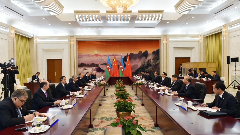 Президент Ильхам Алиев: Путь через Азербайджан может стать самым коротким для поставки китайских товаров в Европу (ФОТО)