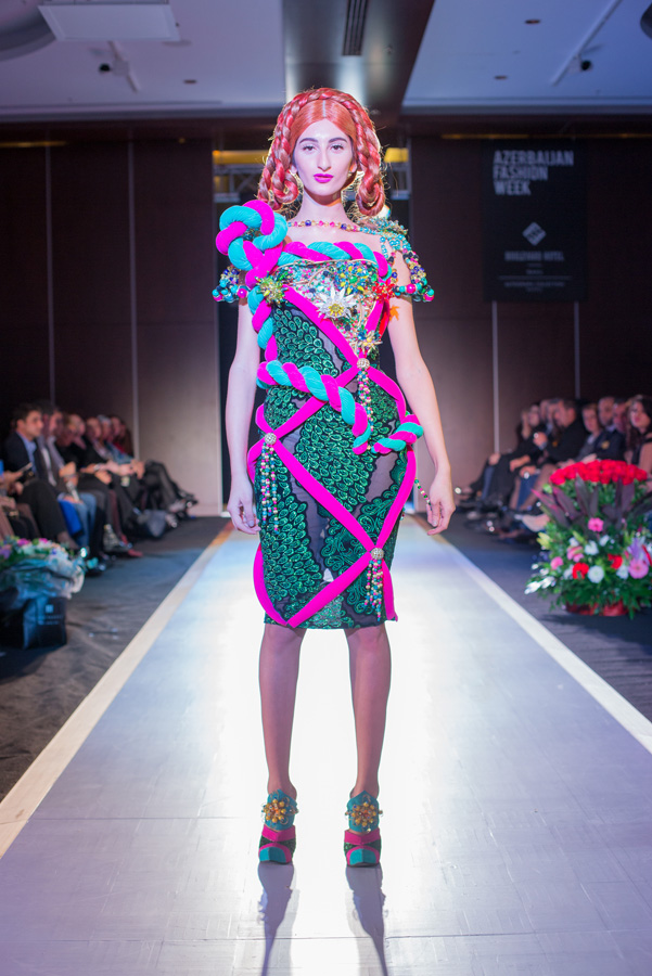 Ультра-дефиле Азербайджанской Недели моды – буйство красок и стиля (ФОТО) - Gallery Image