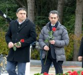Azerbaijani public visits Alley of Honor to commemorate 12th death anniversary of Heydar Aliyev (PHOTO-VİDEO)