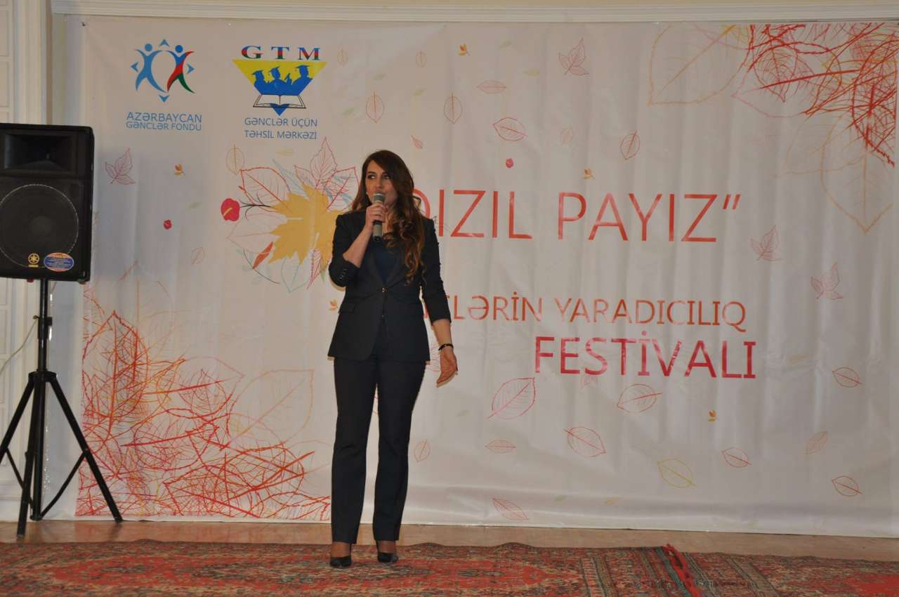 Gəncədə "Qızıl Payız" gənclərin yaradıcılıq festivalı keçirilir (FOTO)