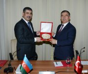 Bakan İsmet Yılmaz Azerbaycanlı mevkidaşı ile bir araya geldi