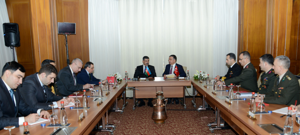 В Стамбуле прошла встреча министров обороны Азербайджана и Турции (ФОТО)