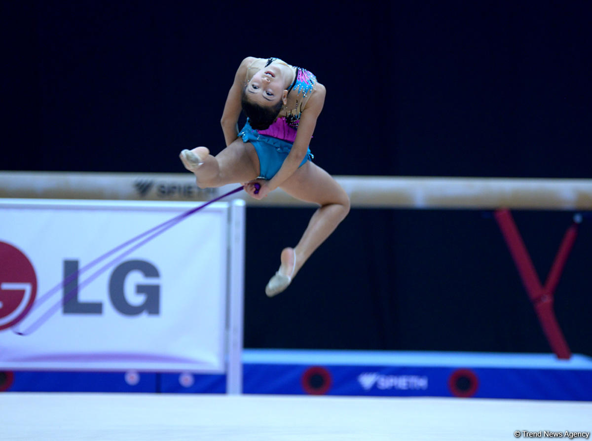 Bədii gimnastika üzrə 22-ci Azərbaycan Birinciliyi və Bölgələrarası Kubok yarışları davam edir (FOTO)