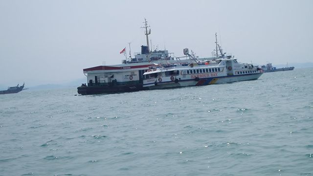У берегов Индонезии затонуло судно с более чем 100 пассажирами - СМИ