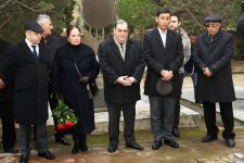 Азербайджанские кинематографисты почтили память Гасана Сеидбейли (ФОТО)