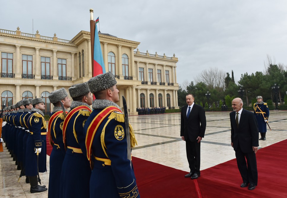В Азербайджане состоялась церемония официальной встречи президента Афганистана (ФОТО)