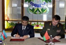 Азербайджан подписал планы сотрудничества в военной сфере на 2016 год (ФОТО)