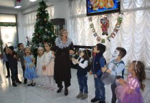 Новогодние праздничные представления для детей в Баку (ФОТО)