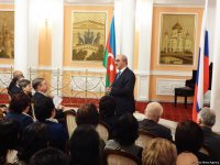 Посол России поздравил азербайджанских педагогов (ФОТО)