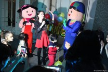 Азербайджанские звезды и мультгерои в праздничном вечере "Пусть дети смеются"  (ФОТО)