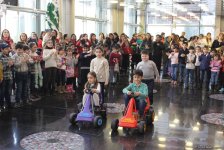 В Баку проходит красочный Новогодний карнавал (ФОТО)