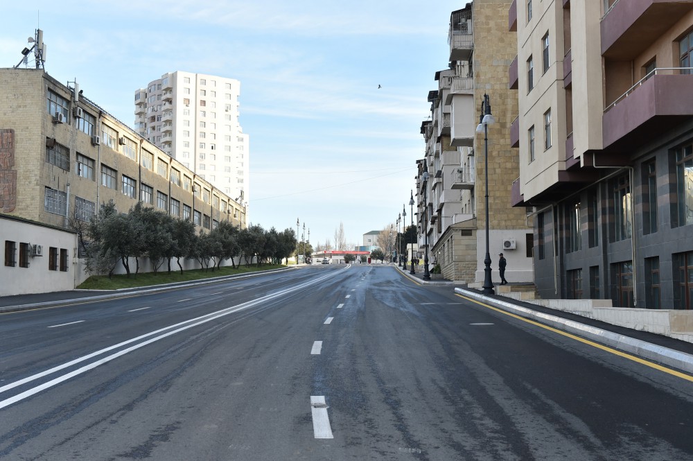 Президент Ильхам Алиев ознакомился с состоянием улиц в одном из районов Баку после реконструкции (ФОТО) - Gallery Image