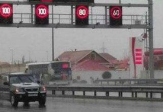 Снижен скоростной режим на ряде дорог Баку (ФОТО)