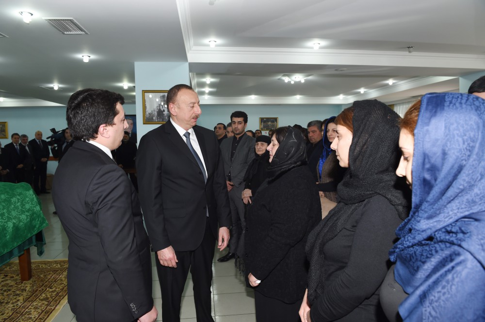 Президент Ильхам Алиев принял участие в  церемонии прощания с народным поэтом Зелимханом Ягубом