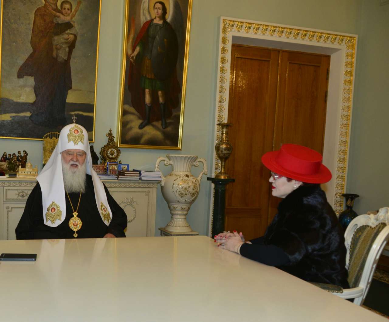 В Киеве прошла встреча Патриарха Филарета с Нуридой Курбановой (ФОТО)