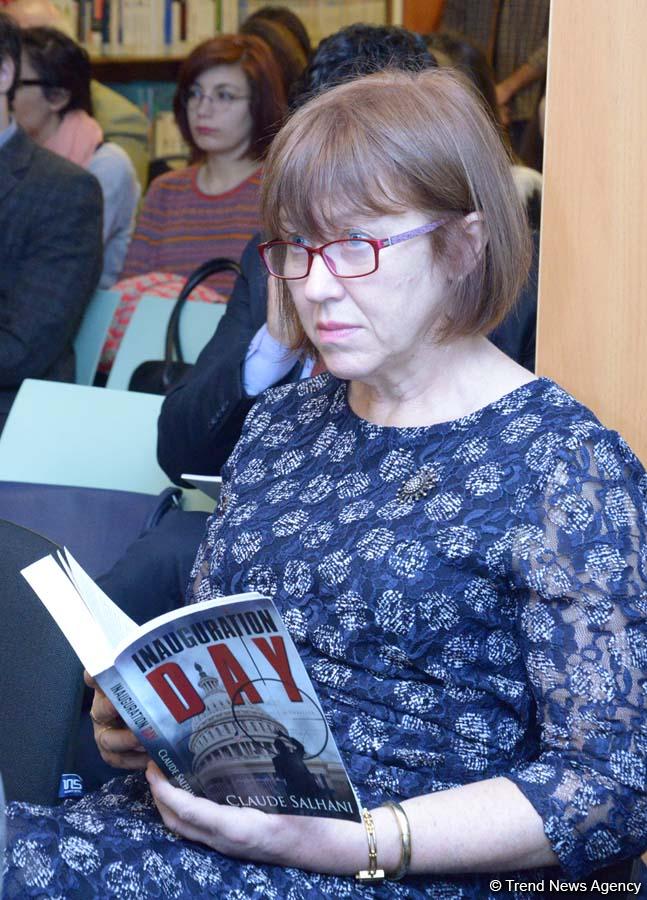 Trend News Agency's senior editor presents book in Baku (PHOTO)