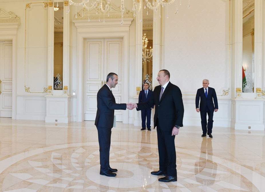 Президент Ильхам Алиев принял верительные грамоты новых послов Словении и Швеции
